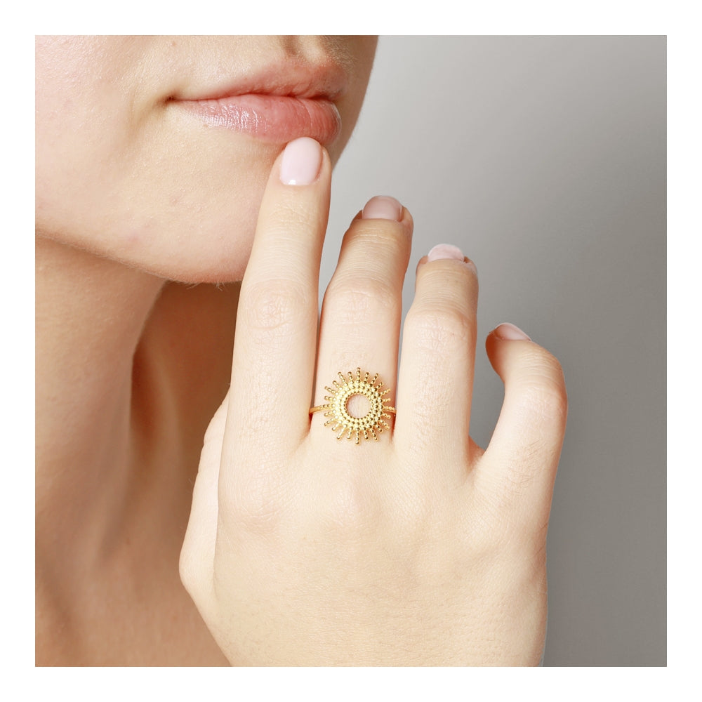 RADIANT SUN Anillo con baño de oro 18k