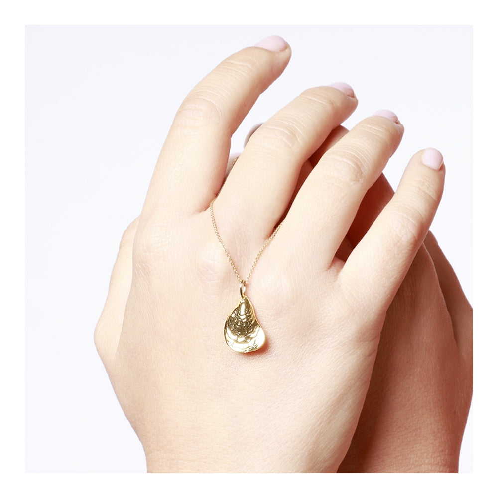 SEASHELL Collar con baño de oro 18k